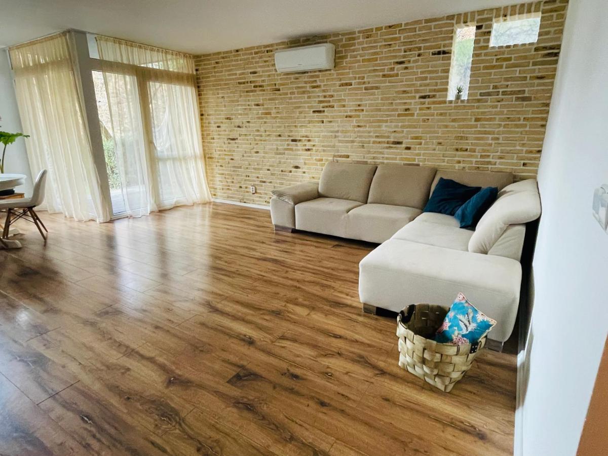 70M2 Romantic Living In The Old Town With Garden Bratislava Exteriör bild