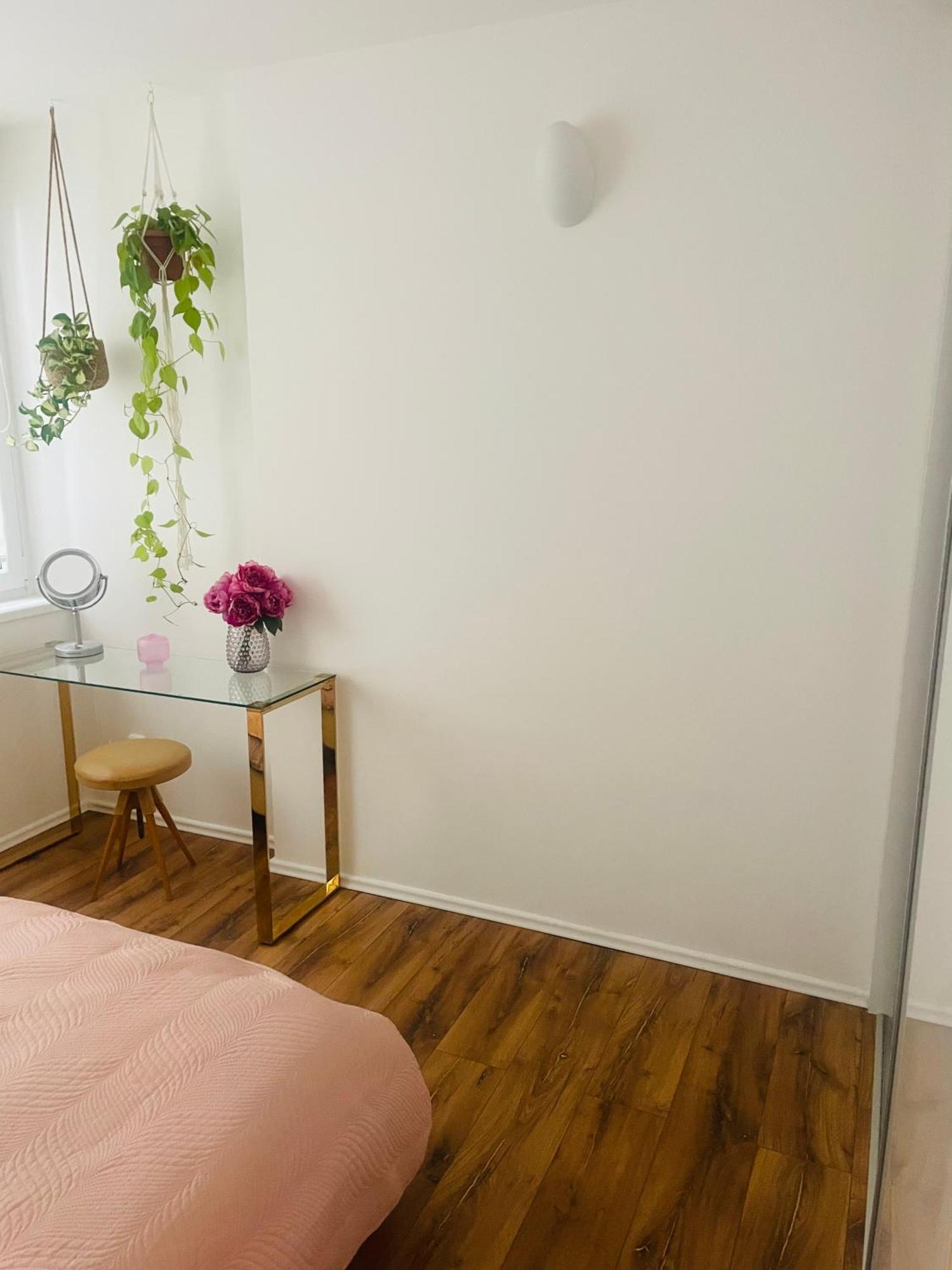 70M2 Romantic Living In The Old Town With Garden Bratislava Exteriör bild